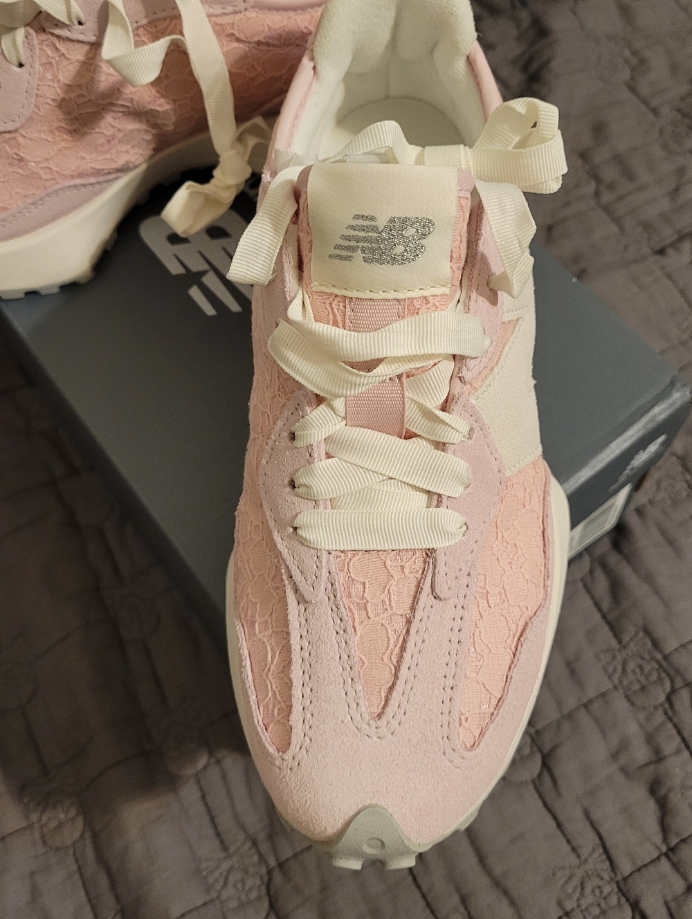New Balance 327 Women's Pink Lace Accent with 'N' Logo ,size 7 RARE - Picture 6 of 16